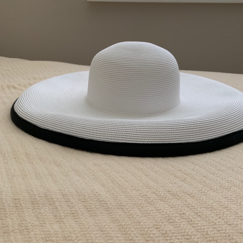 Wide brim sun hat (white with black trim)